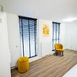 Friendly 50m2 One-bedroom - We39a アパート ティエル